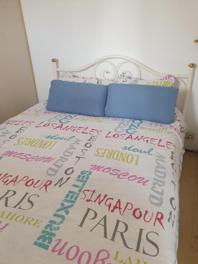 Appt 2 Ou 4 Personnes Avec Piscine, Tennis Et Parking Prive Фльори Екстериор снимка