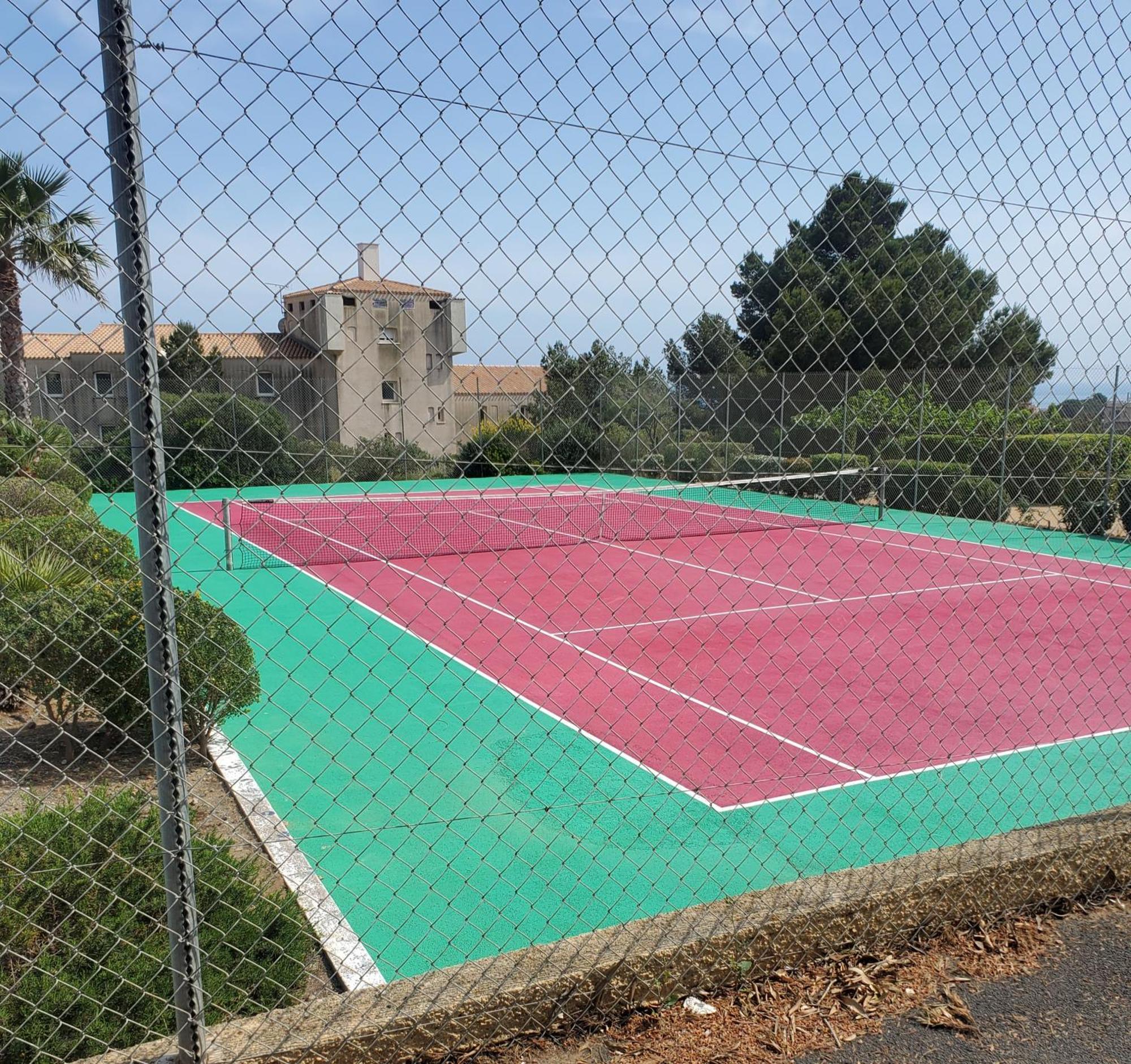 Appt 2 Ou 4 Personnes Avec Piscine, Tennis Et Parking Prive Фльори Екстериор снимка